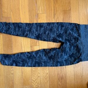 Gymshark Black and Gray Camouflage Leggings